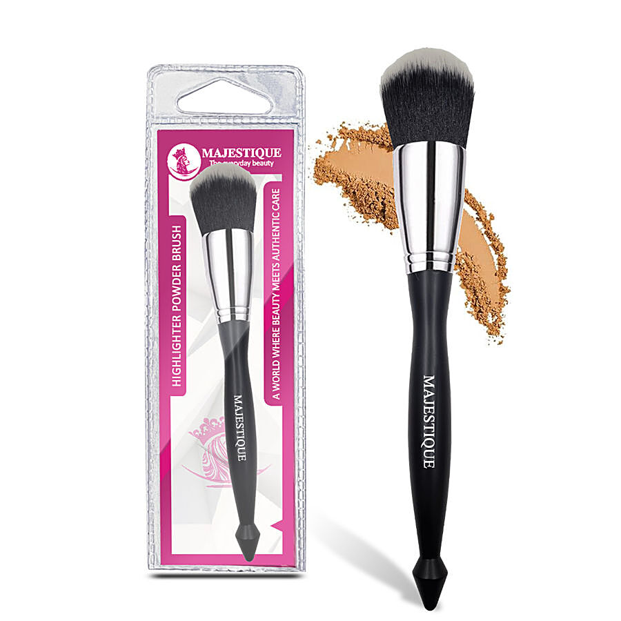 MAJESTIQUE Highlighter Powder Brush - With Soft Bristles