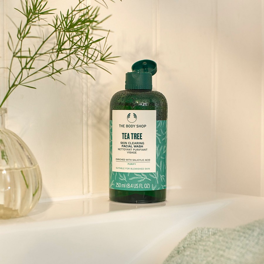 The Body Shop Face Wash - Tea Tree Skin Clearing