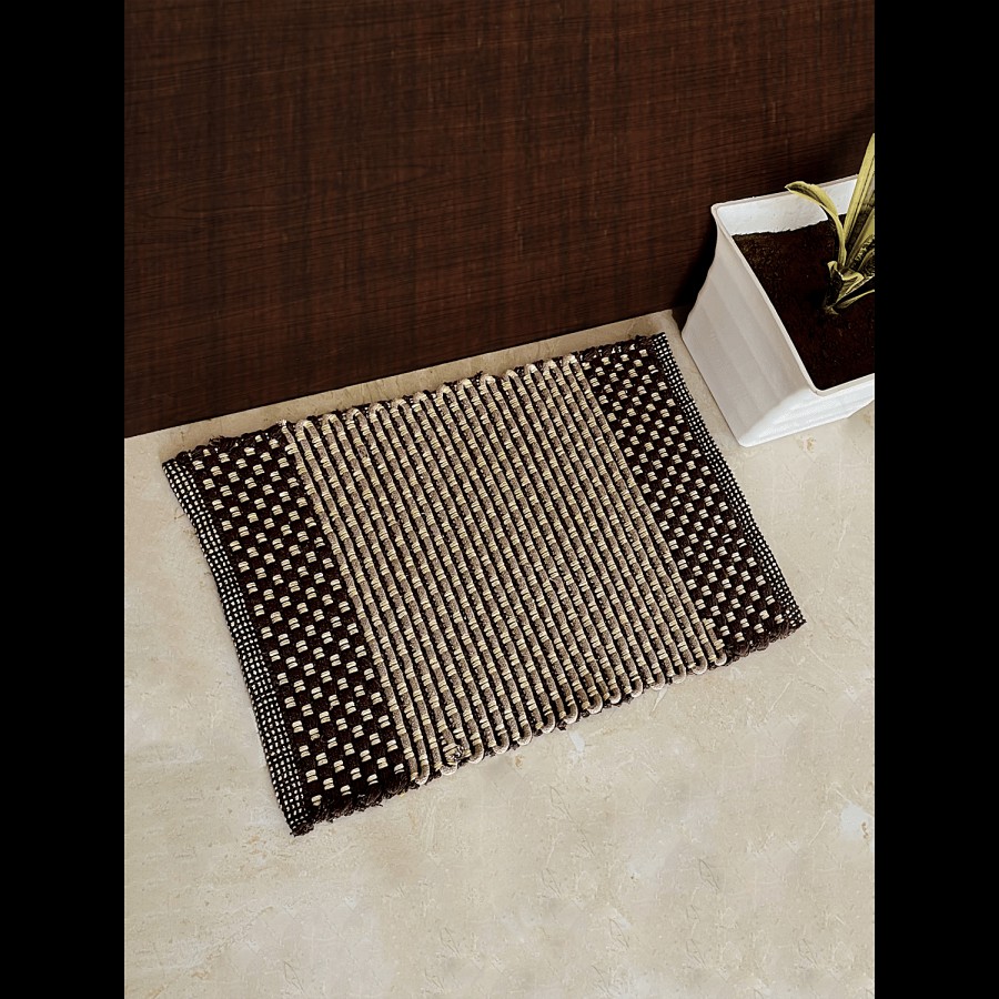 VTI Home Collection Cotton Polyester Hand Woven Door/Floor/Bath Mat - Soft