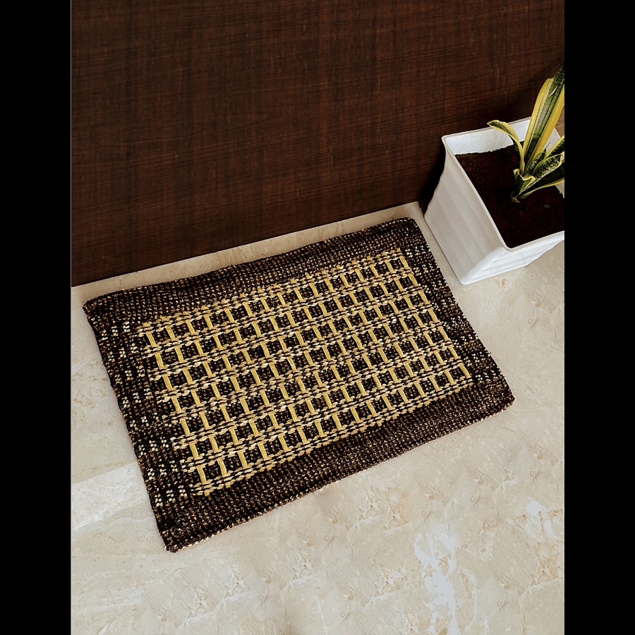 VTI Home Collection Exclusive Cotton Polyester Handwoven Door/Floor/Bath Mat - Durable & Washable