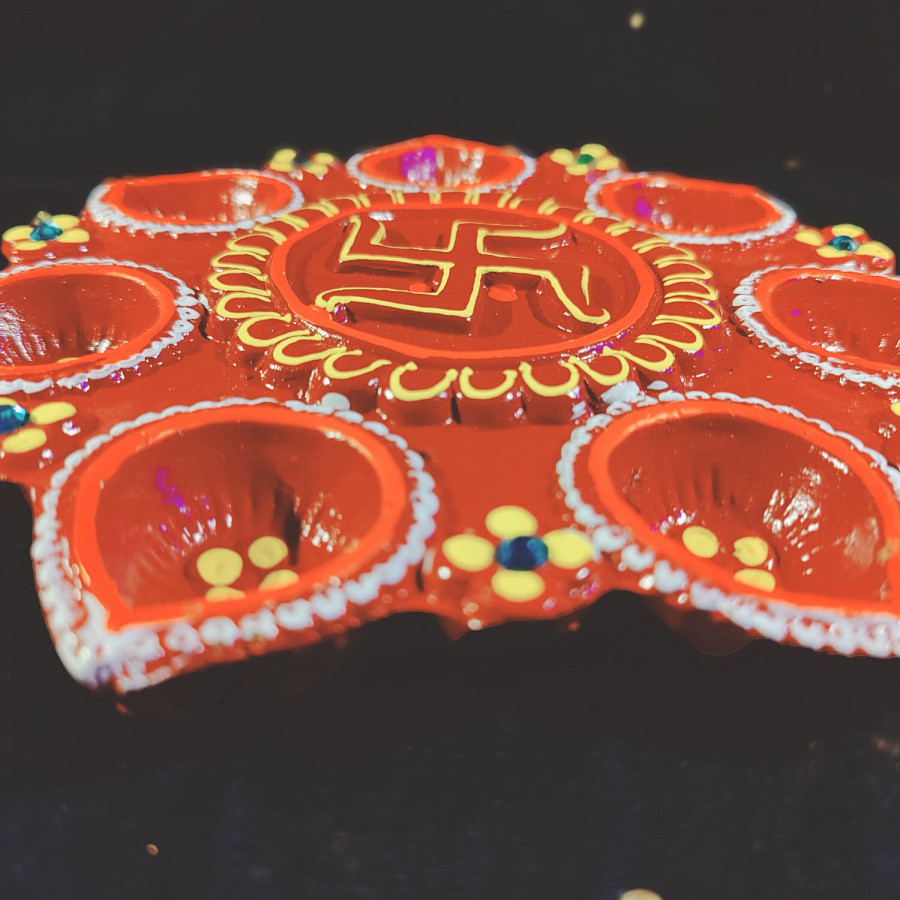 House of Festivals Handcrafted Clay 7 Diya Thali/Saat Mukhi Diya - Red