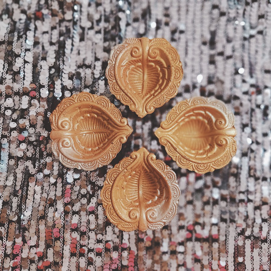 House of Festivals Leaf Shaped Clay /Miiti /Terracotta Diya - Gold