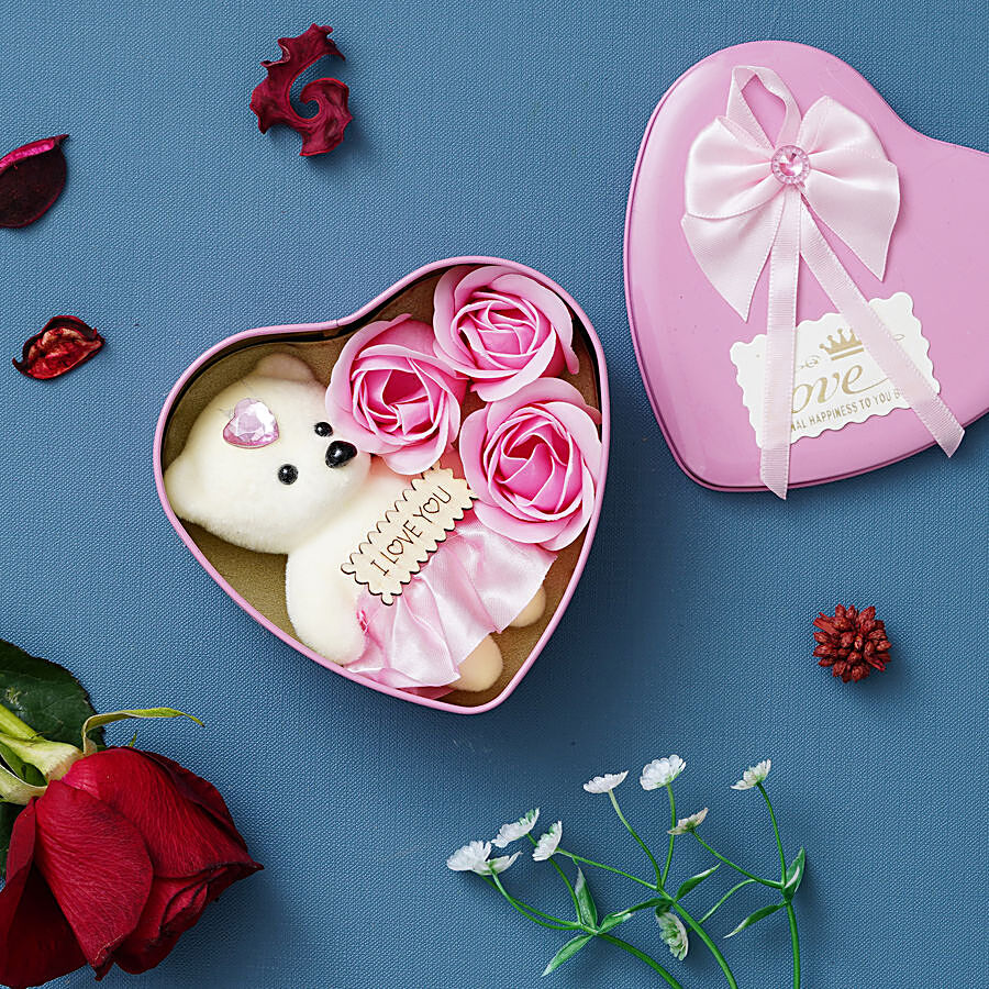 eCraftIndia Valentines Day Pink Heart Shaped Gift Box - With 3 Pink Roses