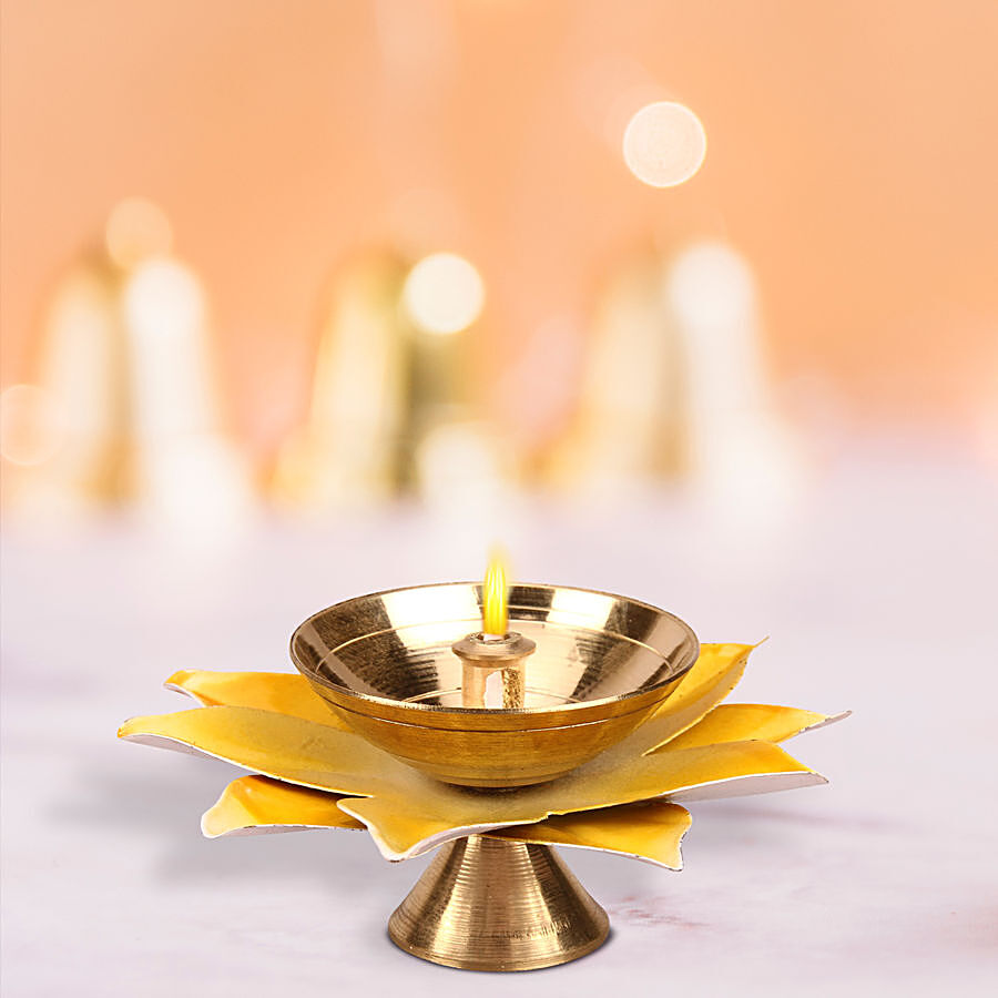 Prime-Metal Brass Star Jyoti/Candle Holder - Assorted Colour