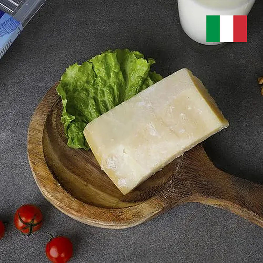 Fresho Signature Parmigiano Reggiano Stravecchio D.O.P Parmesan Cheese - Block