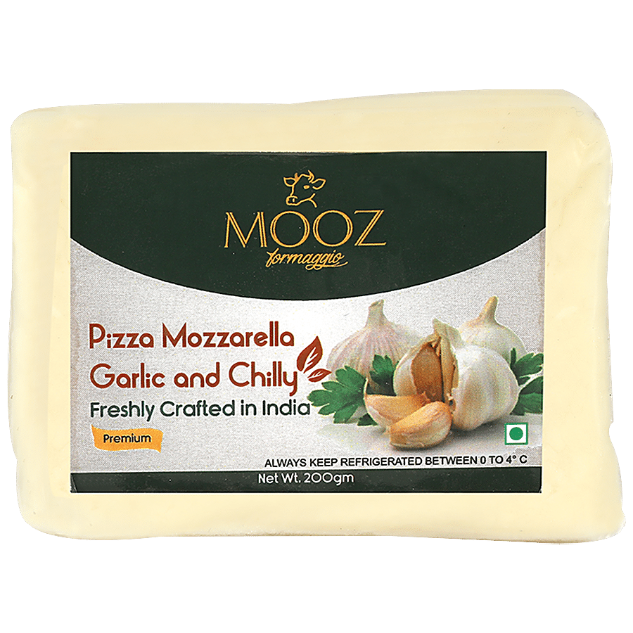 MOOZ Garlic & Chilly Pizza Mozzarella Cheese - Premium