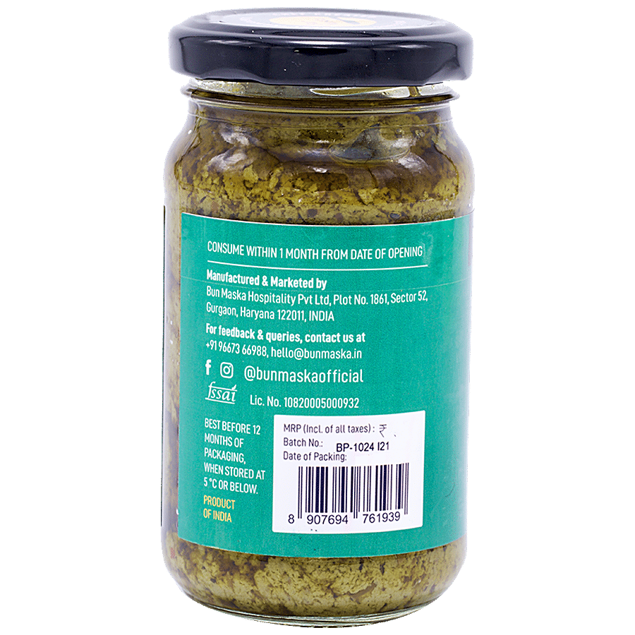 Bun Maska  Basil Pesto Gourmet Sauce