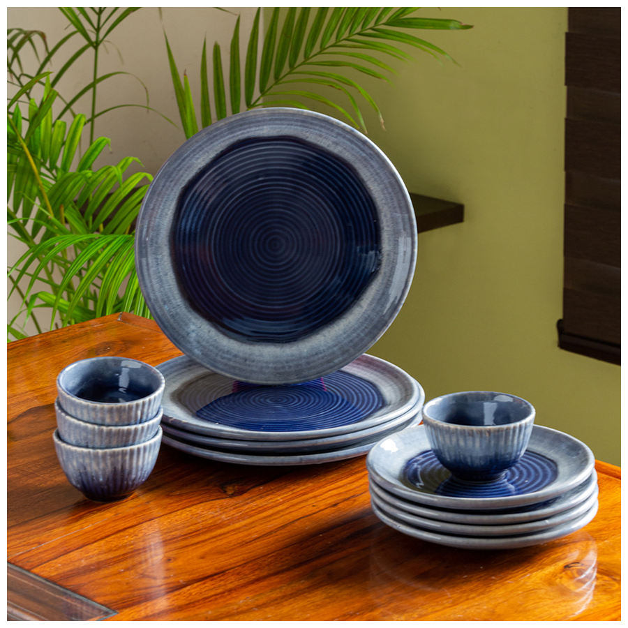 ExclusiveLane Ceramic Dinner Set - Sapphire Swirl