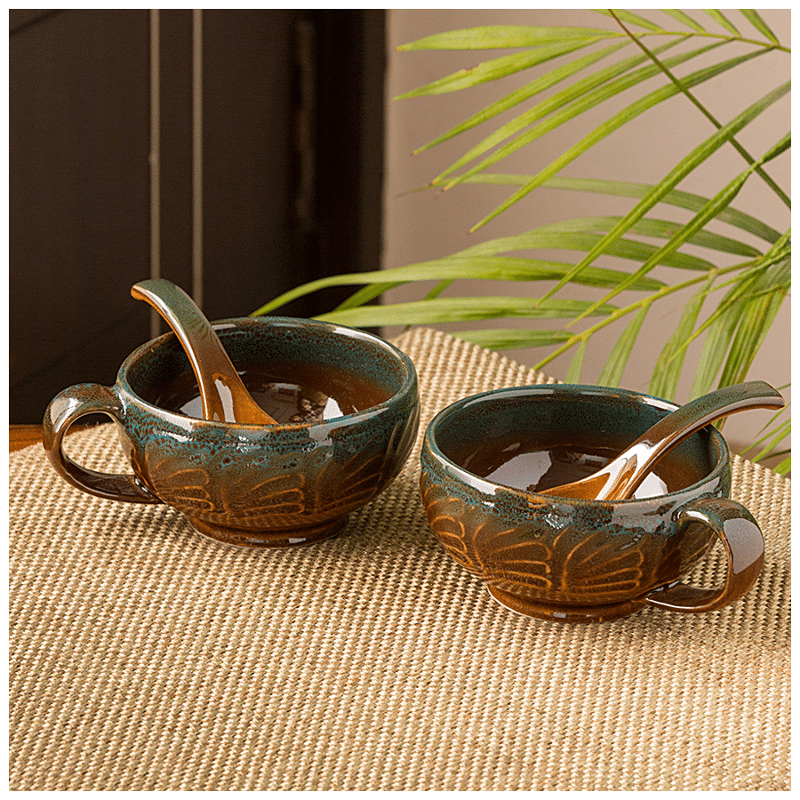 ExclusiveLane Ceramic Soup Bowls - With Spoons