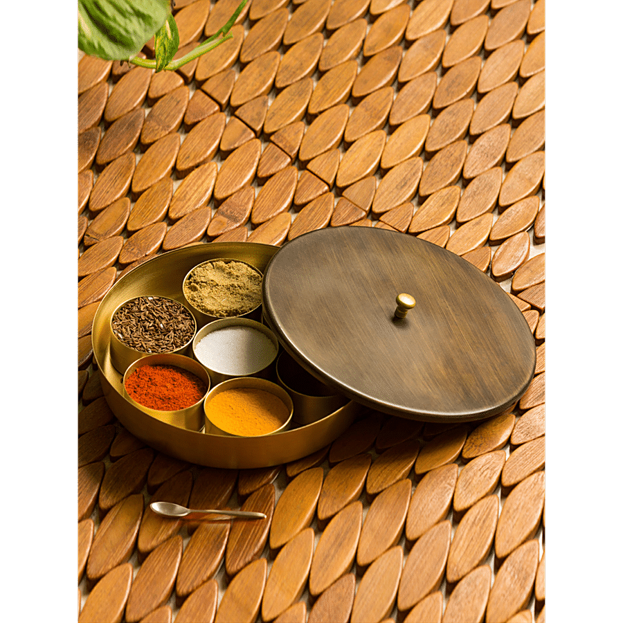 ExclusiveLane Spice Box - In Brass