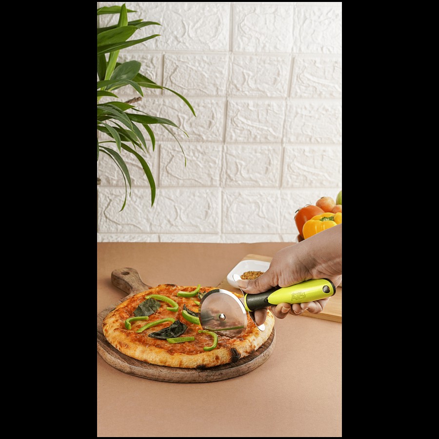 Anjali Pizza Cutter - Medium