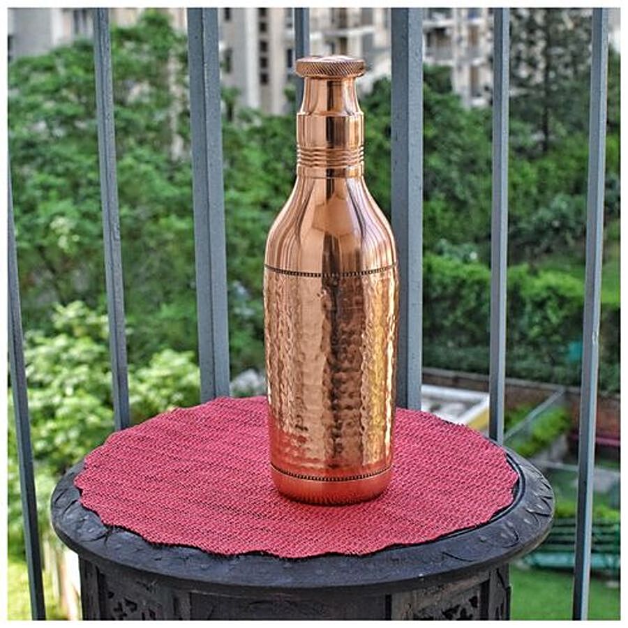 Frestol Copper Water Bottle - With Long Champagne Hammered