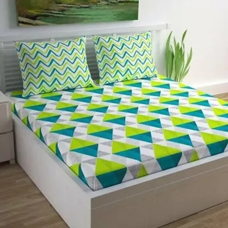 Comfortable Green  Polycotton Bedsheet with 2 Pillow Covers