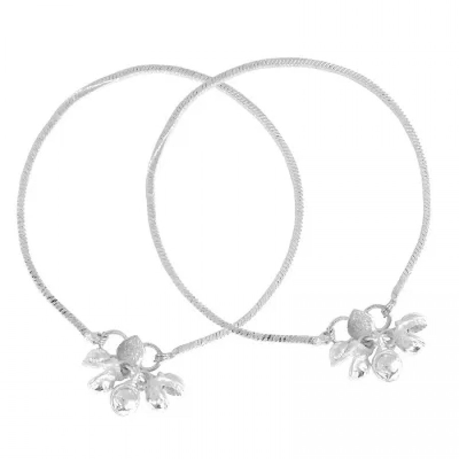 Silver plated single strand, simple and sober Fashion ethnic Jewellery Anklet for Women and Girls