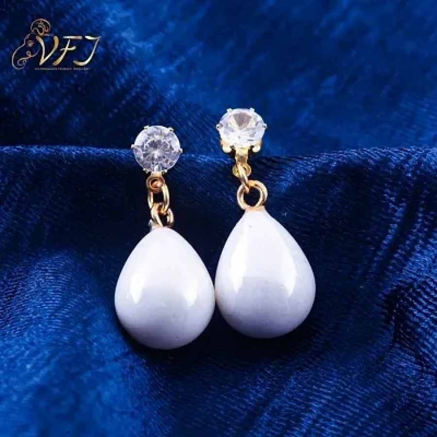 Trendy Gold Plated Alloy Drop Earring for Women ( Pack of 1 pair Earring)