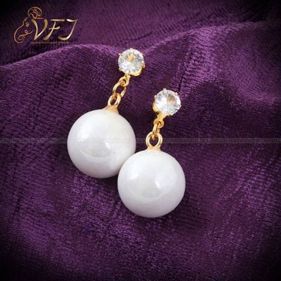 Trendy Gold Plated Alloy Drop Earring for Women ( Pack of 1 pair Earring)