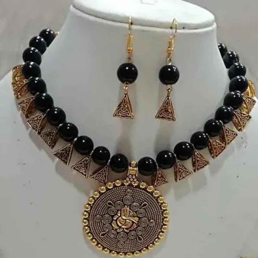 Black Glass Beads Necklace Set