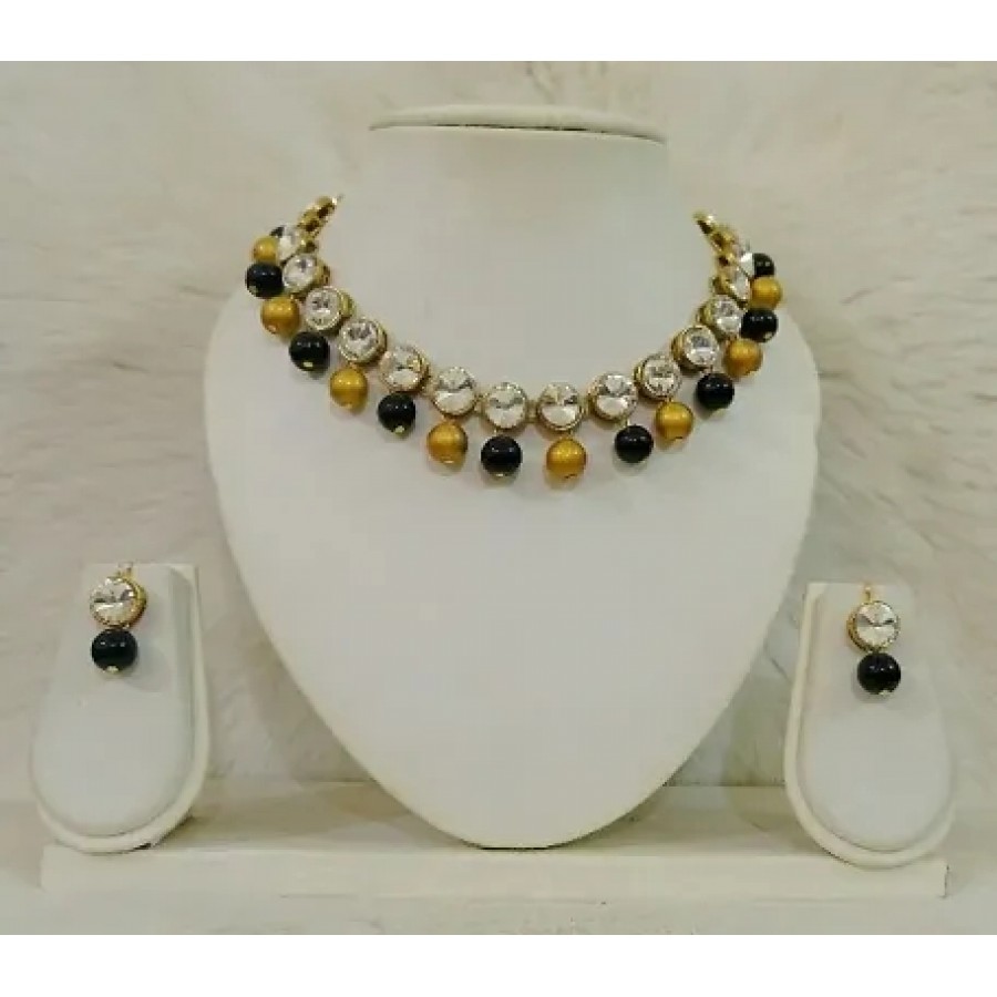 Kundan and Glass Bead Necklace With Earrings