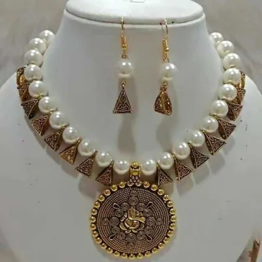 White Glass Beads Necklace Set